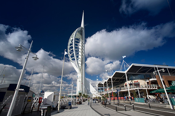 V5AR21   Spinnaker Tower, Portsmouth, Hampshire, England, UK