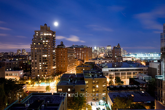 V4NY33  Manhattan Rooftops at Night, New York, USA