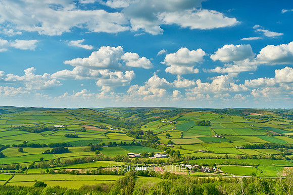 V20L10  Usk Valley from Twyn y Gaer Iron Age Hill Fort, Mynydd Illtud, Brecon Beacons National Park, Wales, UK