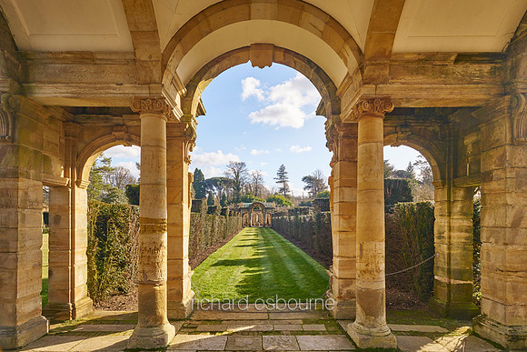 V9AR1  Hever Castle, Kent, UK