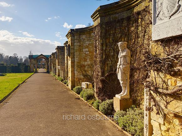 V9AR2  Hever Castle, Kent, UK