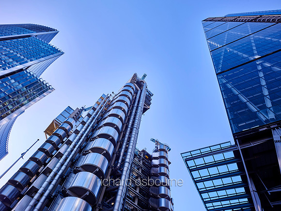 V9C53  Lloyds, Willis and Leadenhall Buildings, City of London, UK