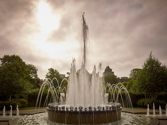 V12C53  Diamond Jubilee Fountain, Windsor, Berkshire, UK