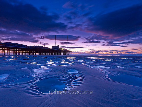 V7L40  South Pier, Blackpool, Lancashire, UK