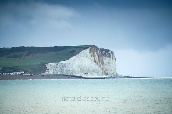 V16L4  Chalk Cliffs, Newhaven Harbour, East Sussex, UK