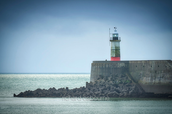 V16L5  Newhaven Harbour Lighthouse, East Sussex, UK