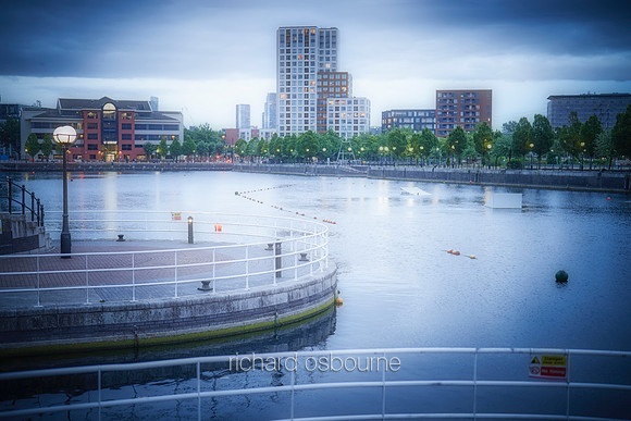 V17C10  Ontario Basin, Salford Quays, Greater Manchester, UK