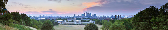 P4C25  Canary Wharf and The City from Greenwich Park, London, UK