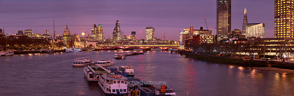 P4C50  City of London Moonrise, London, UK