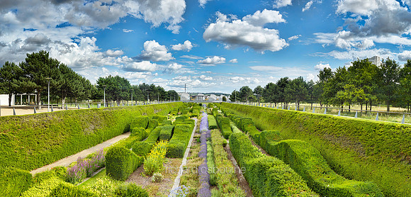 P4C36  Thames Barrier Park, London, UK