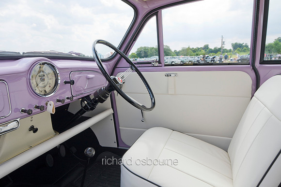 V5TP14  Restored Morris Minor One Million