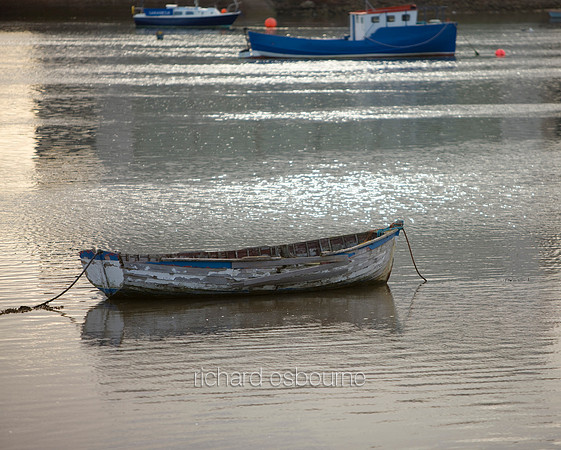 V4L36  Old Aged Rowing Boat, Barrow-in-Furness, Cumbria, UK