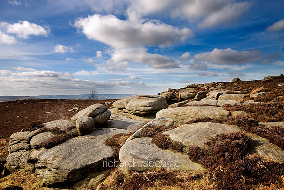 V4L18  Hathersage Edge, Peak District, Sheffield, UK