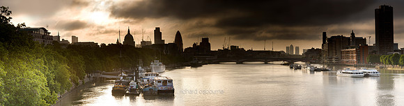 P2C20  Thames Dawn, Looking East from Waterloo Bridge, London, UK