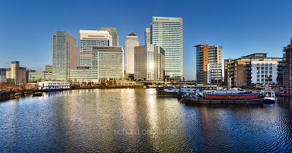 P4C27  Blackwall Basin, Canary Wharf, London, UK