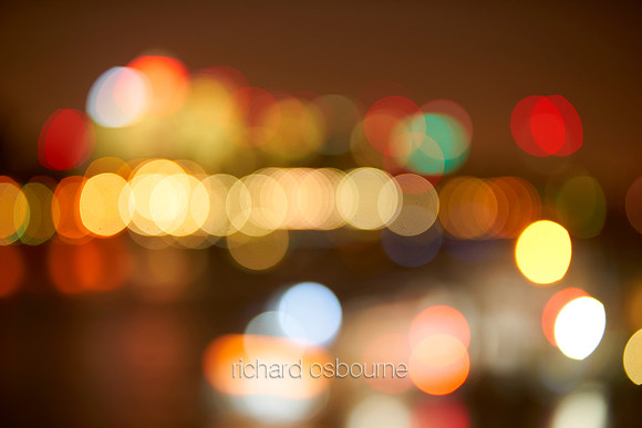 V9BG11  City Lights 2