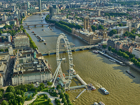 V11C6  Aerial View of The Millennium Wheel, Westminster, London, UK