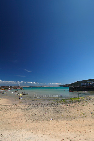 V5L25  St Ives Harbour, Cornwall, UK