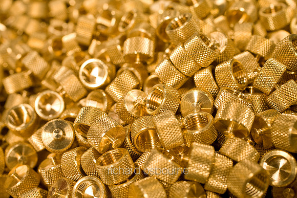 V7BG12  Threaded and Knurled Brass Components