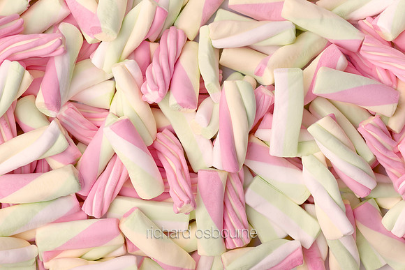 V8FD63  Multicoloured Marshmallows