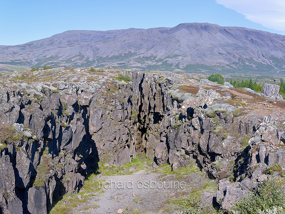 V6L39  Continental Plates Splitting, þingvellir National Park, Iceland