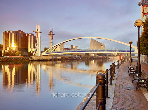 V10C48  Salford Quays Footbridge, Greater Manchester, UK