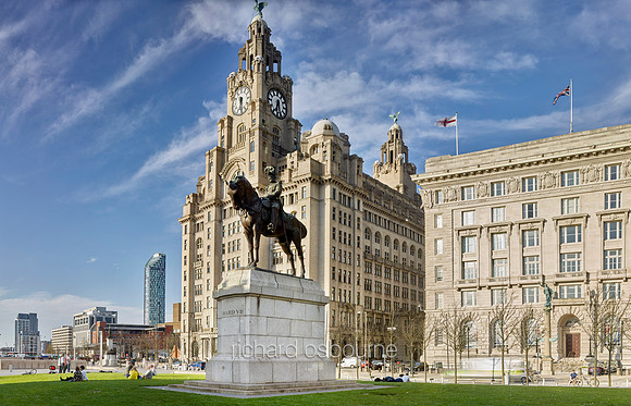 P5C11  Liver Building, Liverpool, UK