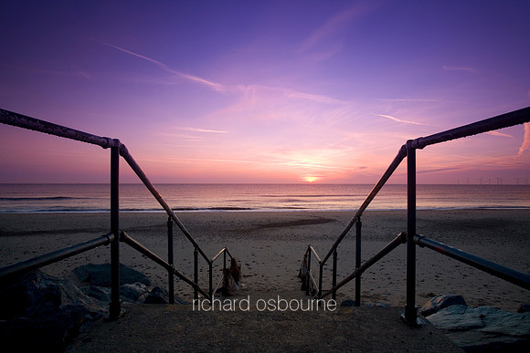 L1N35 Dawn, California