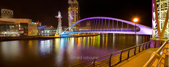 V5C81  Salford Quays at Night, Salford, Greater Manchester, UK