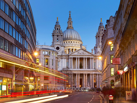 V8C109  Cheapside, City of London, UK