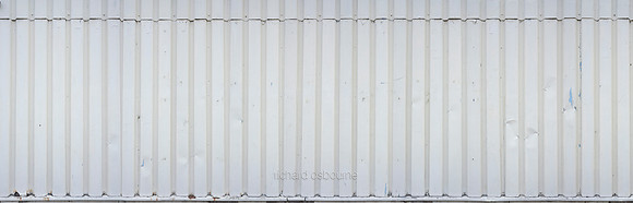 V14T61 Beaten Up Metal Panels