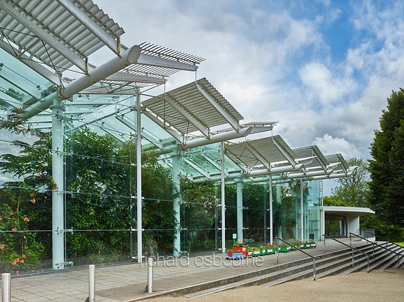 V10C10  The Riverside Glasshouse, Jephson Gardens, Royal Leamington Spa, Warwickshire, UK