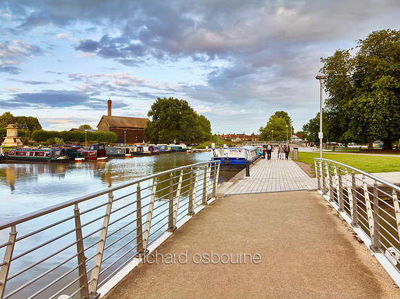 V10C25  River Avon, Stratford-Upon-Avon, Warwickshire, UK