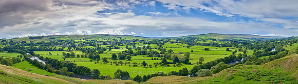 P4L25  Teesdale and Lunedale and River Tees, County Durham, UK