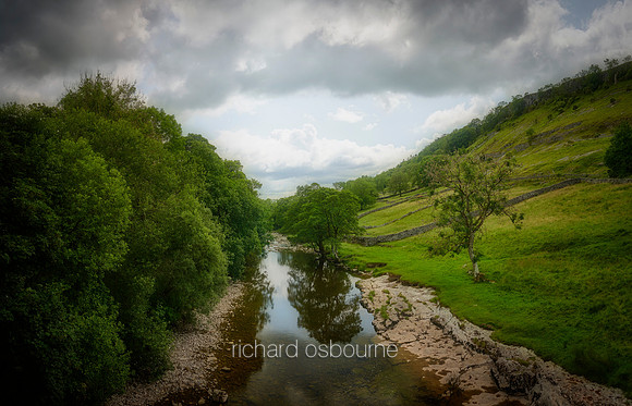 V14L1  River Wharfe, Kettlewell, Upper Wharfedale, Yorkshire Dales, UK