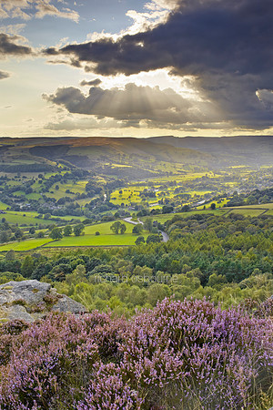 V8L30  Surprise View, Peak District, Derbyshire, UK