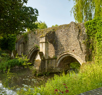 V12C9  Abbot Bridge and River Lark, Bury St Edmunds, Suffolk, UK