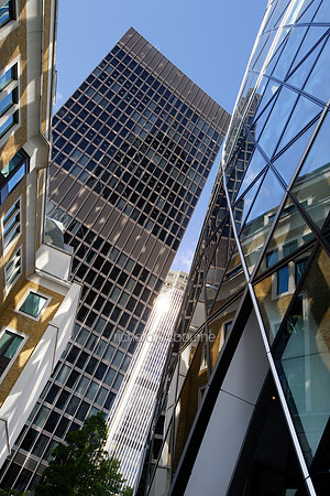 L1AR16 - City Reflections