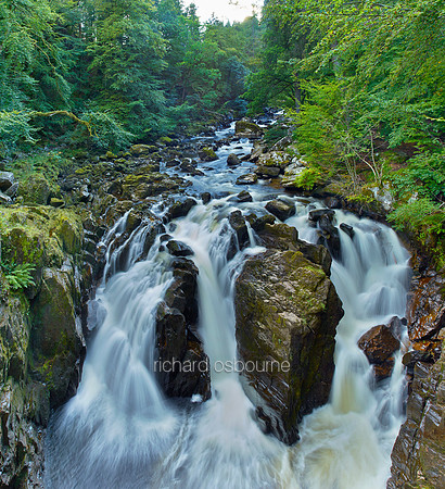 V8RS1  River Braan and The Hermitage, Dunkeld, Perthshire, Scotland, UK