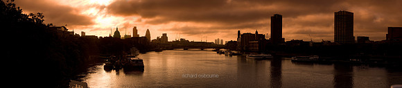 P2C21  City Dawn, Looking East from Waterloo Bridge, London, UK