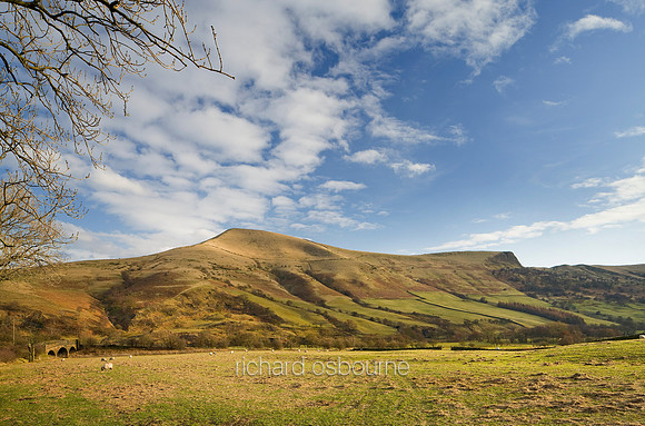 V4L12  Lose Hill, Edale, Peak District, Sheffield, UK