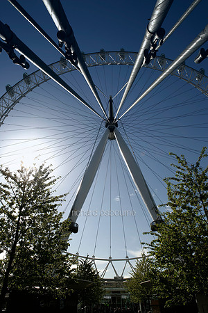 L1AR14 - The Millennium Wheel London Eye London UK