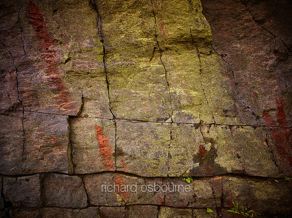 V8BG22  Rock Face, Blackstone Edge