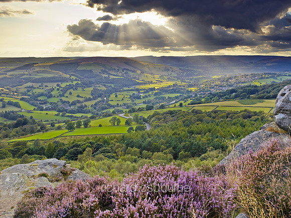 V8L29  Surprise View, Peak District, Derbyshire, UK