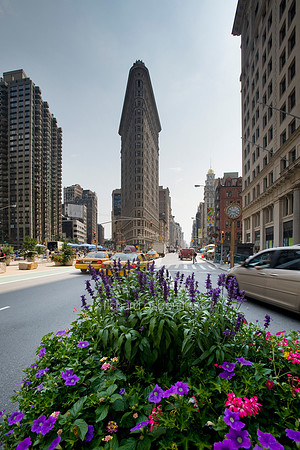 V4NY39  The Flat Iron Building, New York City, USA