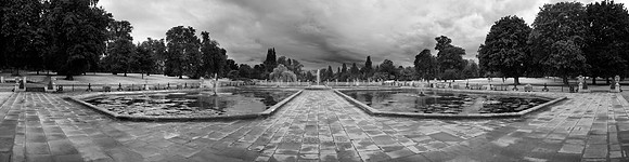 P2BW1 Italian Gardens, Kensington Park, London