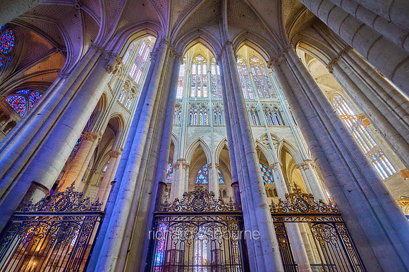 V19AR11  Beauvais Cathedral, (Cathédrale Saint-Pierre de Beauvais). France