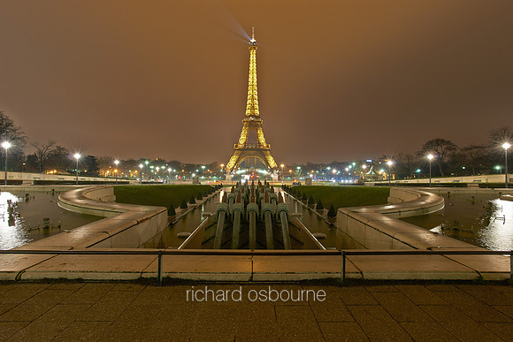 V7C52  The Eifel Tower, Paris, France