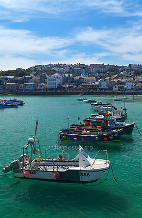 V5L27  St Ives Harbour, Cornwall, UK