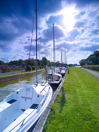 V6N51  Hickling Broad, Norfolk Broads, Norfolk, UK